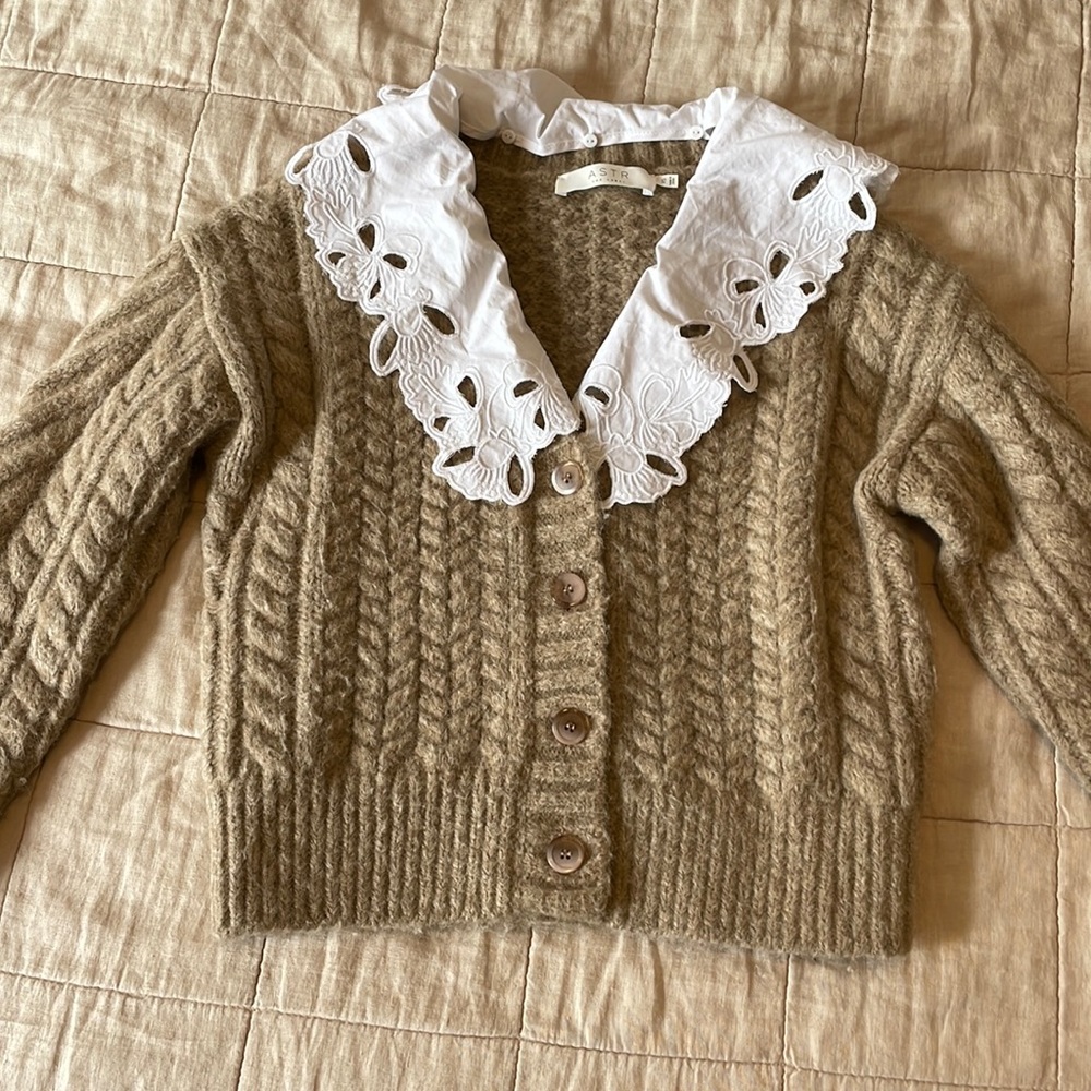 ASTR the label Knit Cardigan with Lace Collar, XS